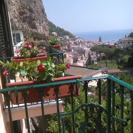 Bed & Breakfast La Valle Delle Ferriere 4*