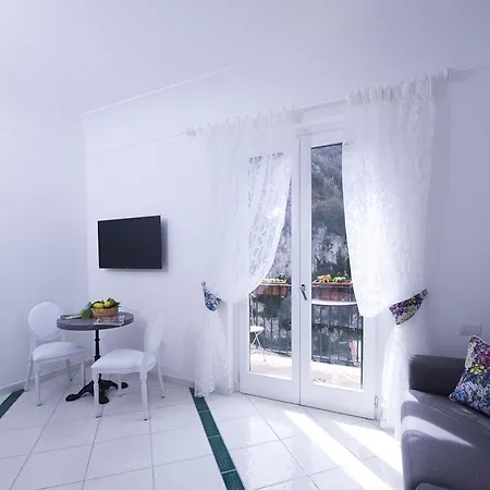 La Valle Delle Ferriere Bed & Breakfast