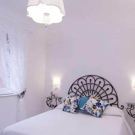 La Valle Delle Ferriere Bed & Breakfast
