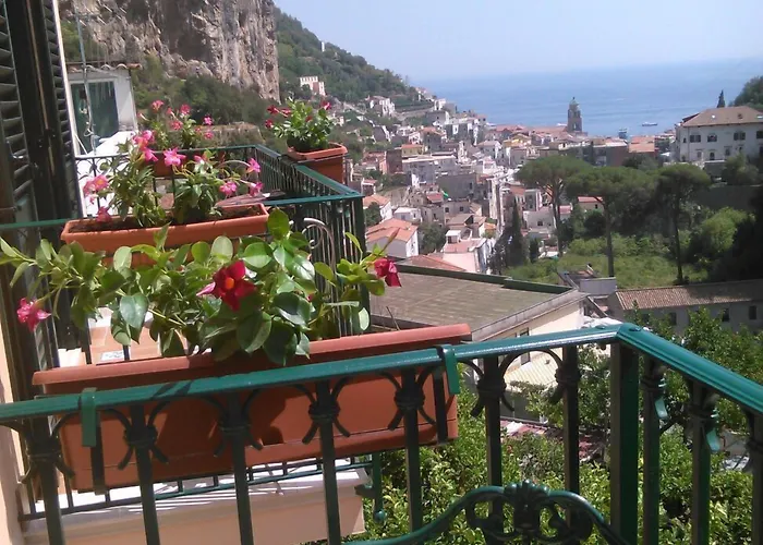 Bed & Breakfast La Valle Delle Ferriere 4*